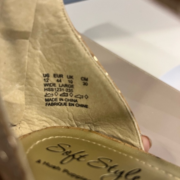 🆕 [12] NEW Hush puppies Madalyn tan and gold Metallic woman’s shoes - Picture 6 of 11